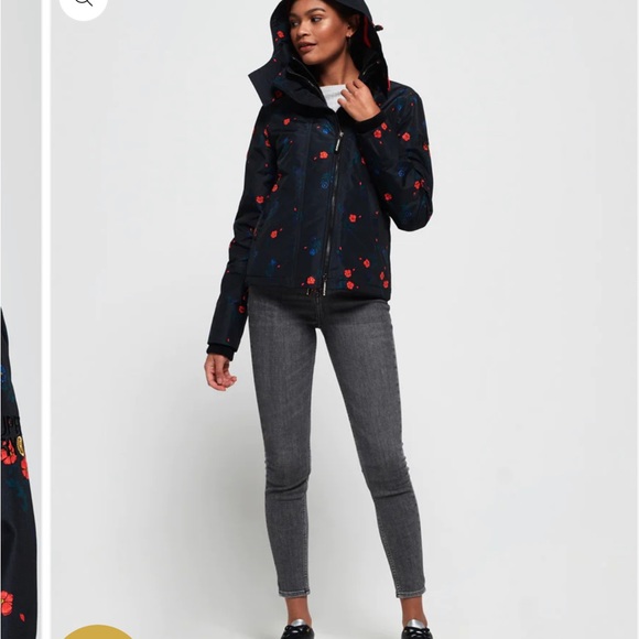 Cny Hooded Sd Windcheater Womens - Picture 3 of 11